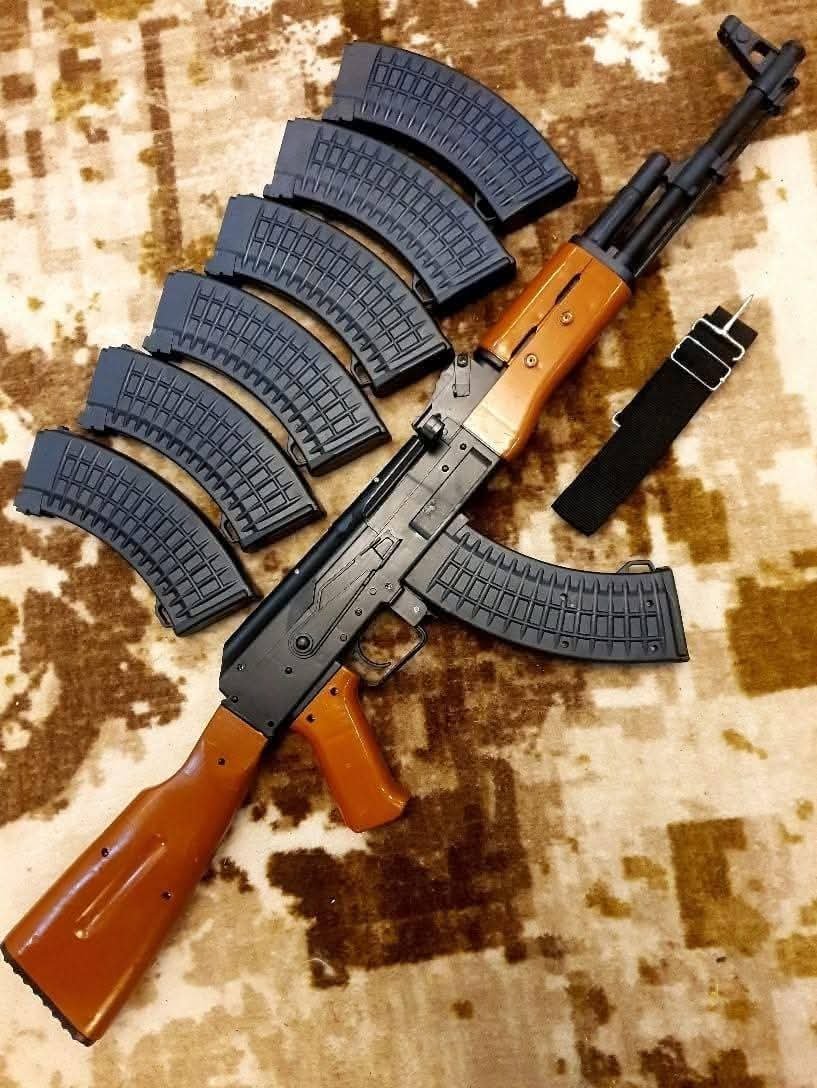 بندقية هجومية من طراز AK-47 (كلاشنكوف). خرز - الصورة 2